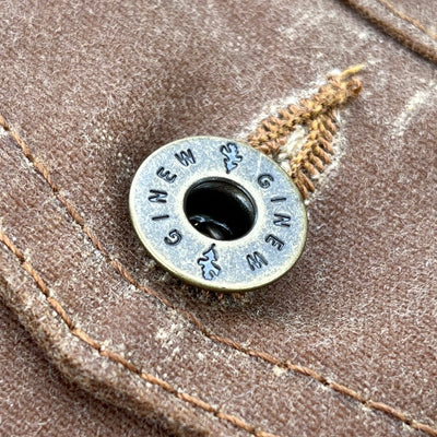 Ginew Button